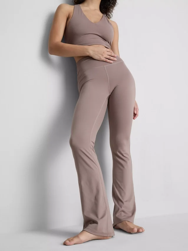 Sportlegging met hoge taille en uitlopende pijpen