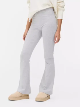 Sportlegging met hoge taille en uitlopende pijpen