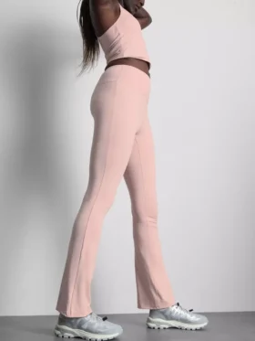 Sportlegging met hoge taille en uitlopende pijpen