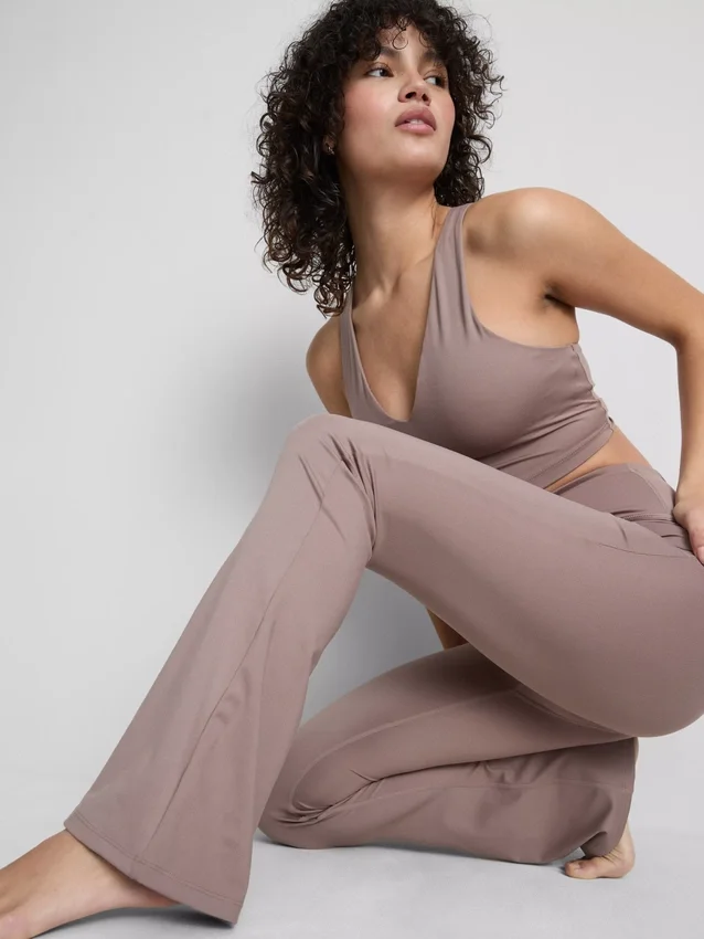 Sportlegging met hoge taille en uitlopende pijpen