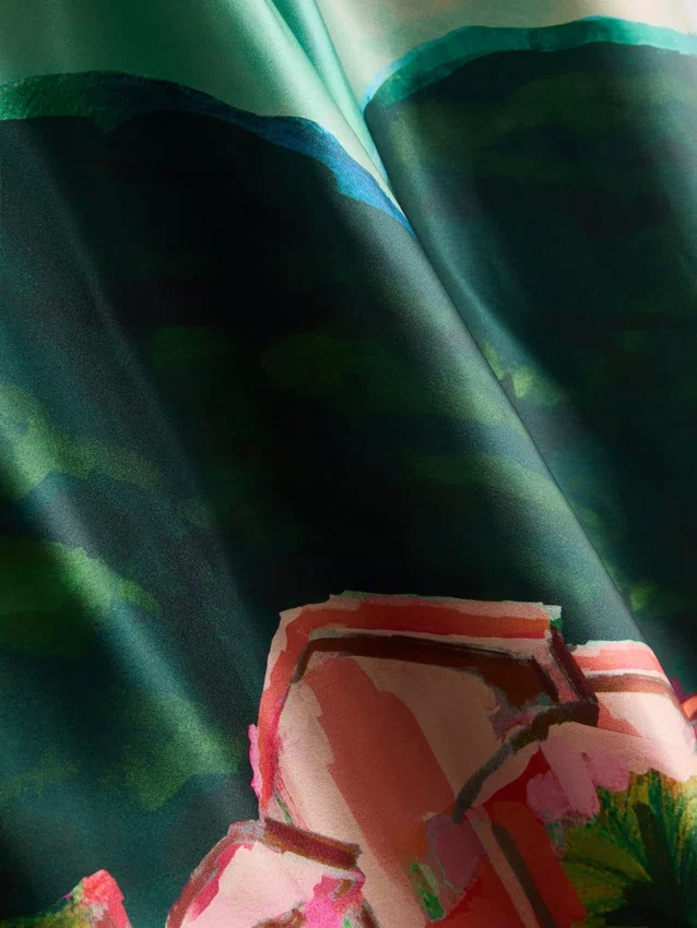 Strandbroek van satijn met landschappelijke print