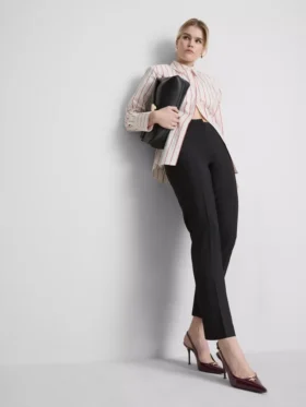 Stretchbroek met plooien en middelhoge taille
