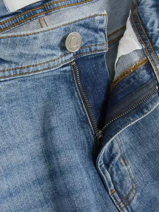 Stretchjeans met rechte pijpen
