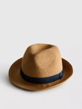 Stro-trilby