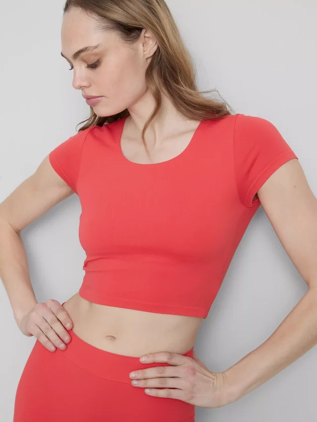 Superzachte cropped top met ronde hals