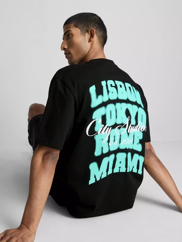 T-shirt met afbeelding van de studio in Lissabon