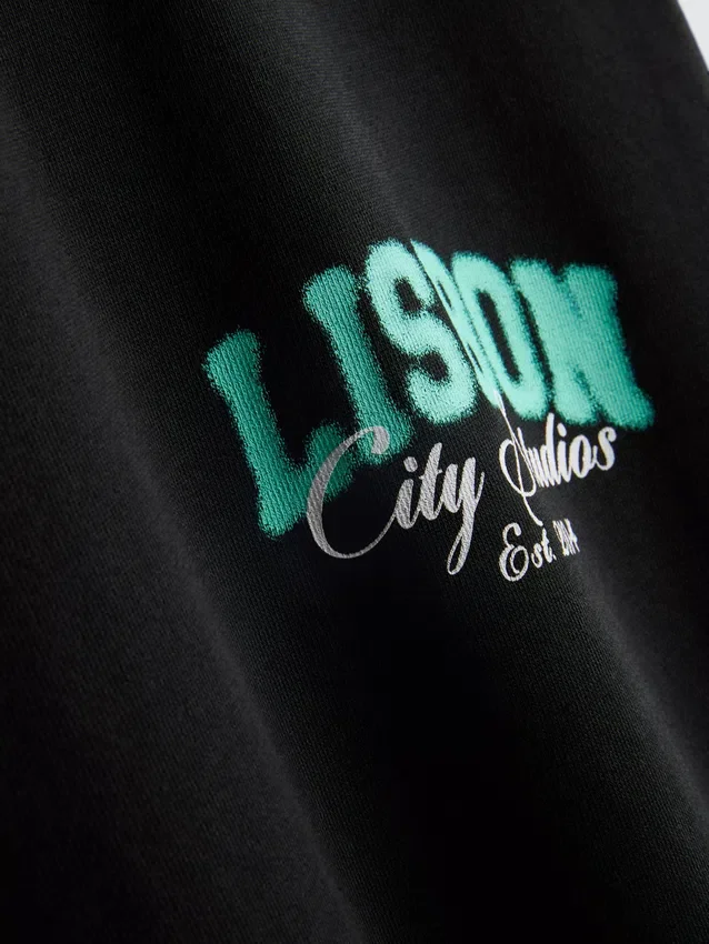 T-shirt met afbeelding van de studio in Lissabon