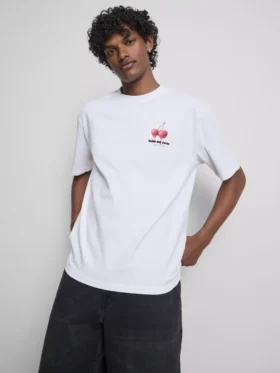 T-shirt met kersenafbeelding
