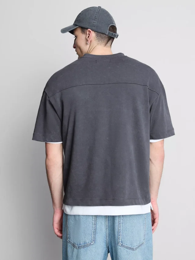 T-shirt met V-hals en Chicago-print