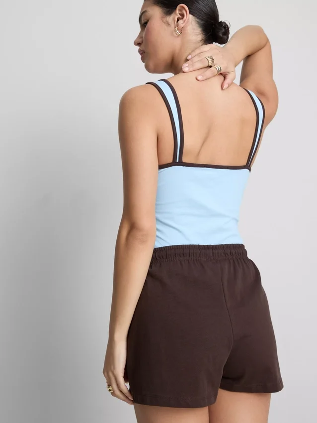 Tanktop met hartvormige halslijn, rijk aan katoen