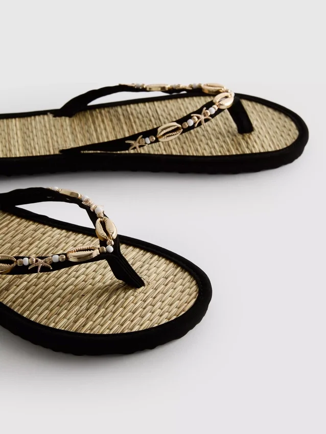 Teenslippers met zeegras-effect