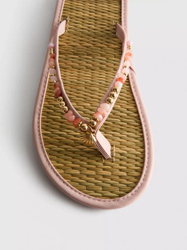 Teenslippers met zeegras-effect