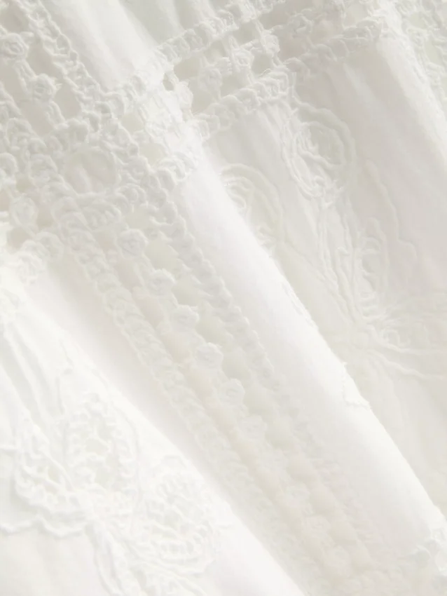 The Edit Broderie midi-jurk
