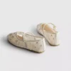 The Edit: geborduurde ballerina's als platte schoenen