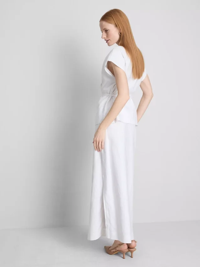 The Edit linnen wikkelblouse met V-hals