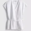 The Edit linnen wikkelblouse met V-hals