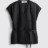 The Edit linnen wikkelblouse met V-hals