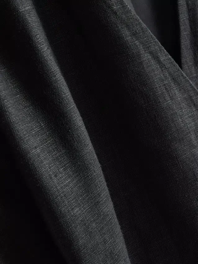 The Edit linnen wikkelblouse met V-hals