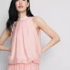 The Edit met drapering met halterhals en luchtdoorlatende blouse