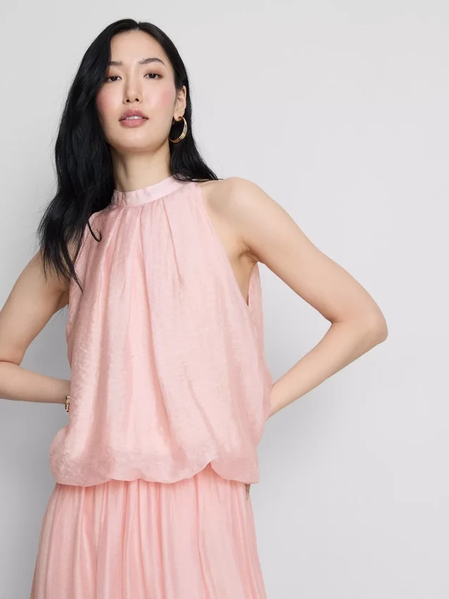 The Edit met drapering met halterhals en luchtdoorlatende blouse