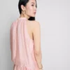 The Edit met drapering met halterhals en luchtdoorlatende blouse