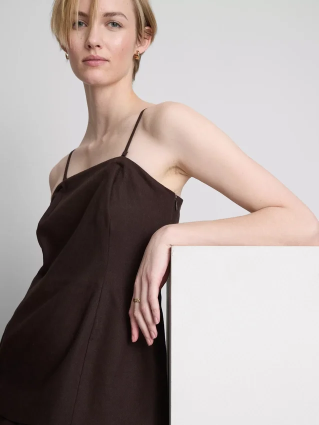 The Edit midi-jurk van linnenmix met gelaagde rok