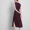 The Edit mouwloze linnen midijurk