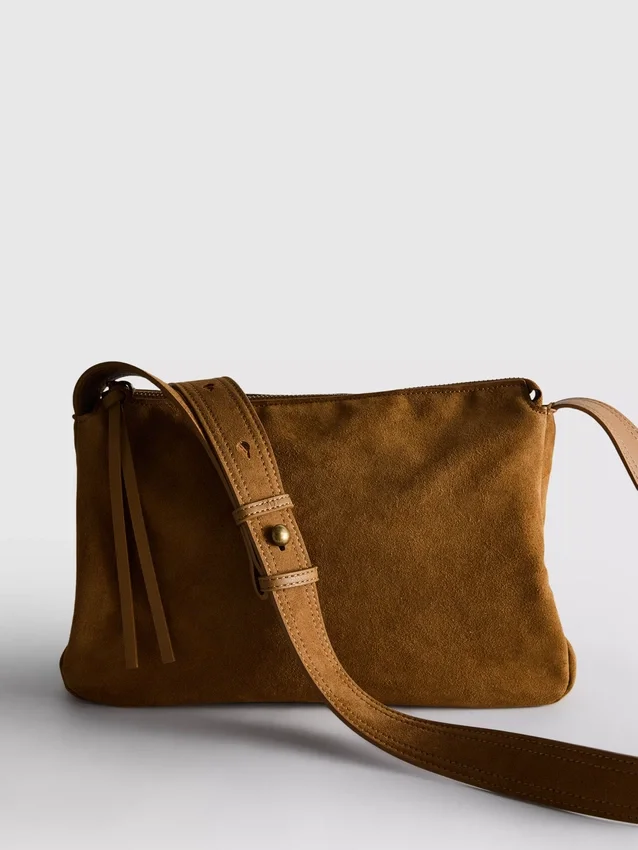 The Edit suède crossbodytas met omgeslagen rand