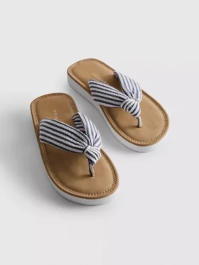 Tong sandalen met knoopdetail