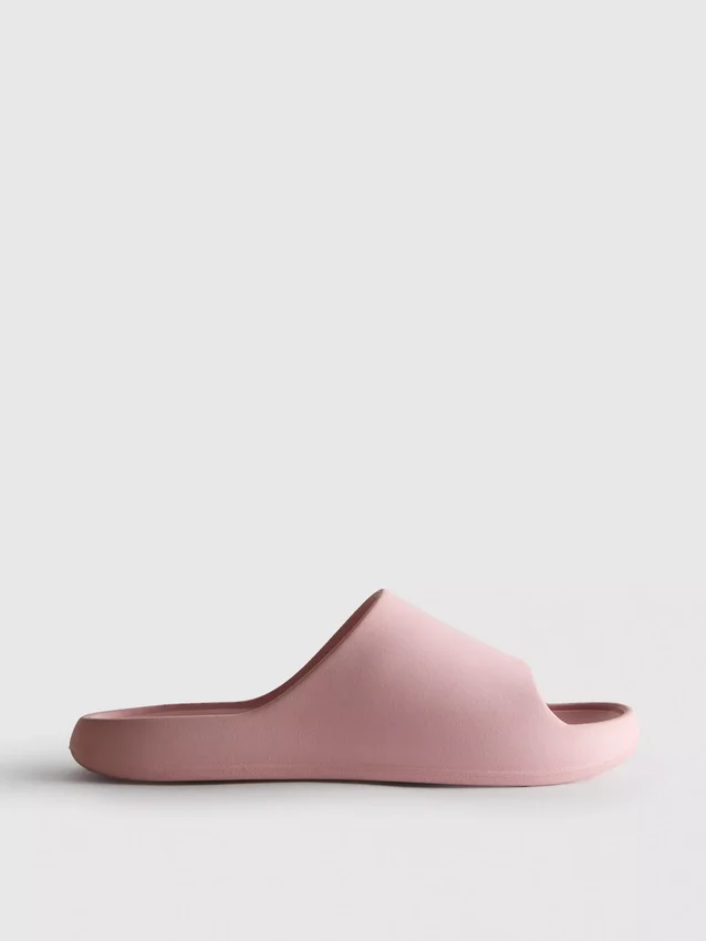 Voorgevormde badslippers