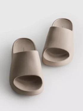 Voorgevormde badslippers