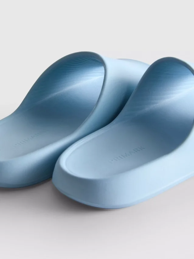 Voorgevormde badslippers