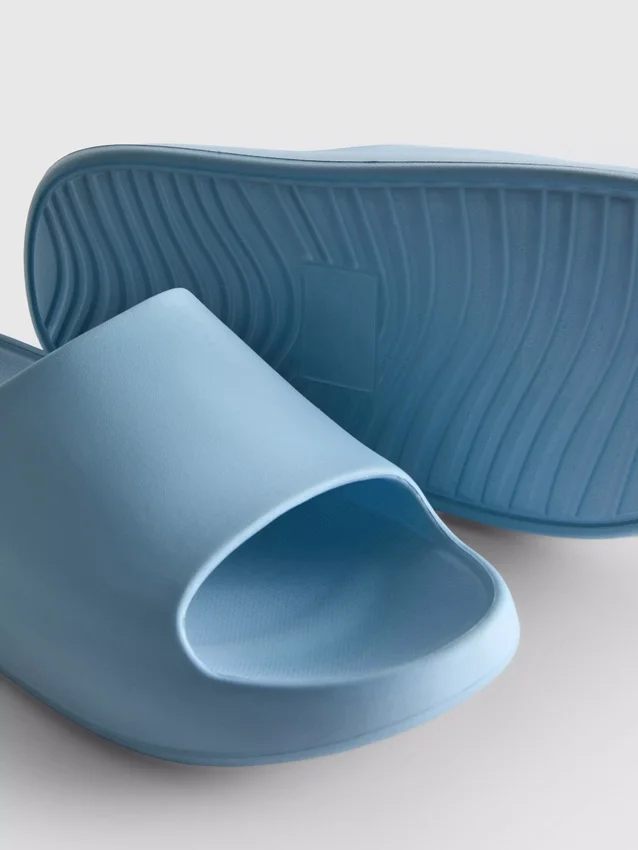 Voorgevormde badslippers
