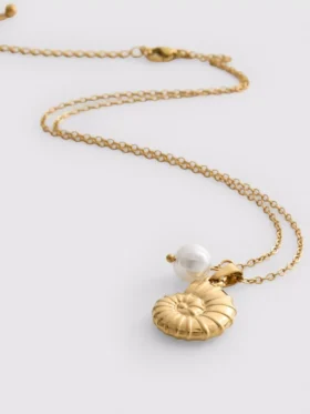 Waterdichte ketting met schelpbedeltje