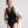 Wrap-zwempak met figuurcorrigerend effect