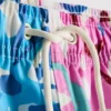 Zwemshort met bloemenprint en graffitidetails
