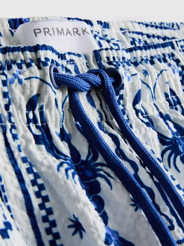 Zwemshort met textuur van mediterrane tegels